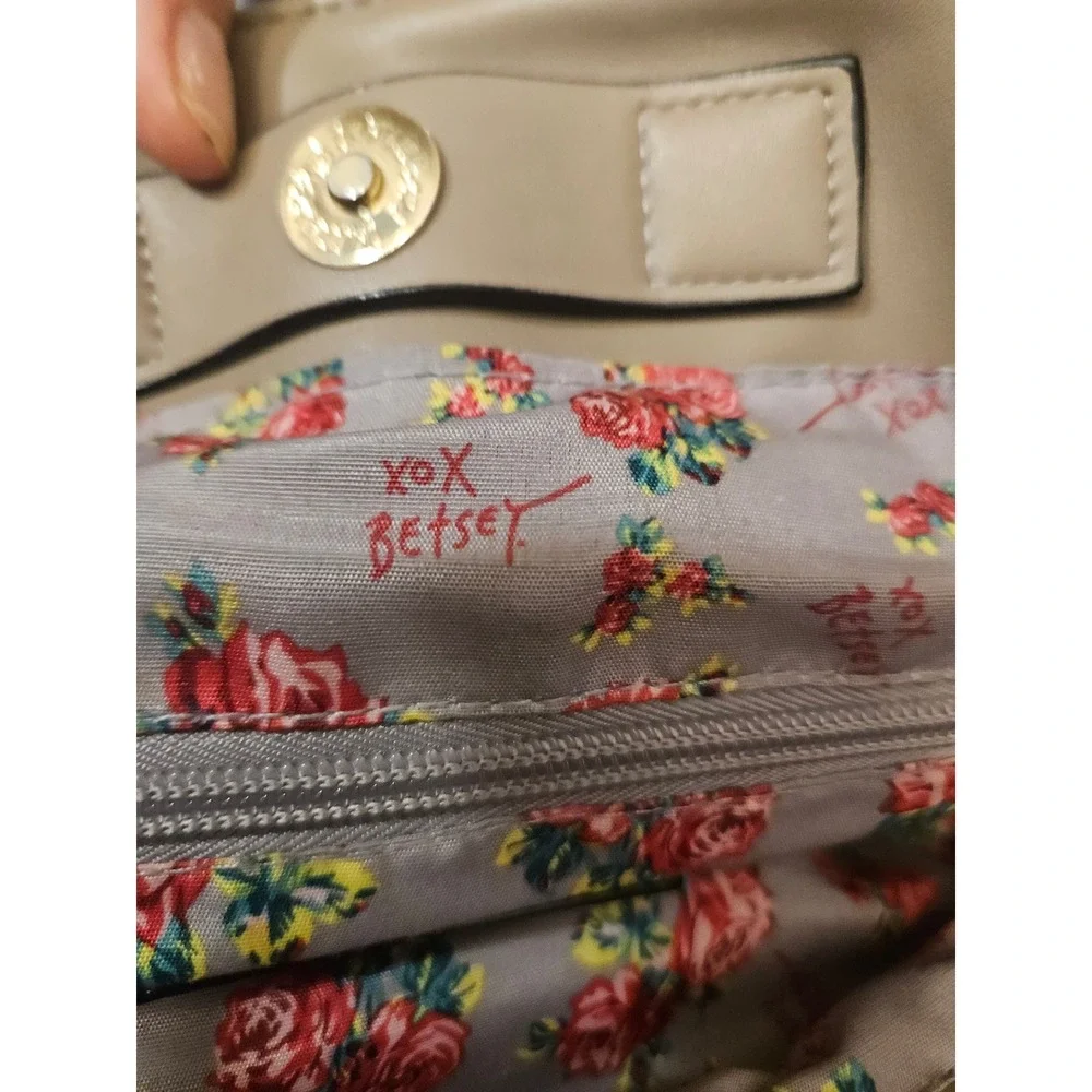 Betsey Johnson betsey johnson